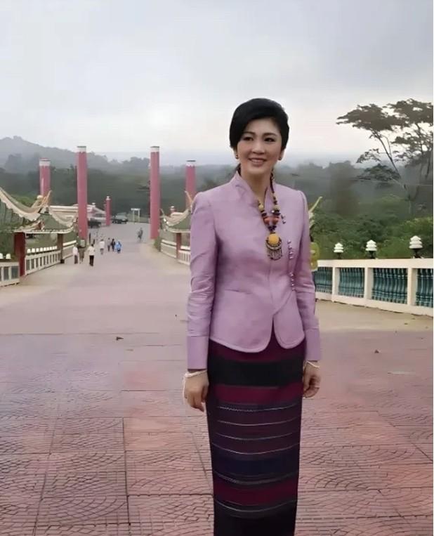 终于知道她为什么会成为亚洲的第一美女，看照片中的她，满满的松弛感，不做作，又不刻