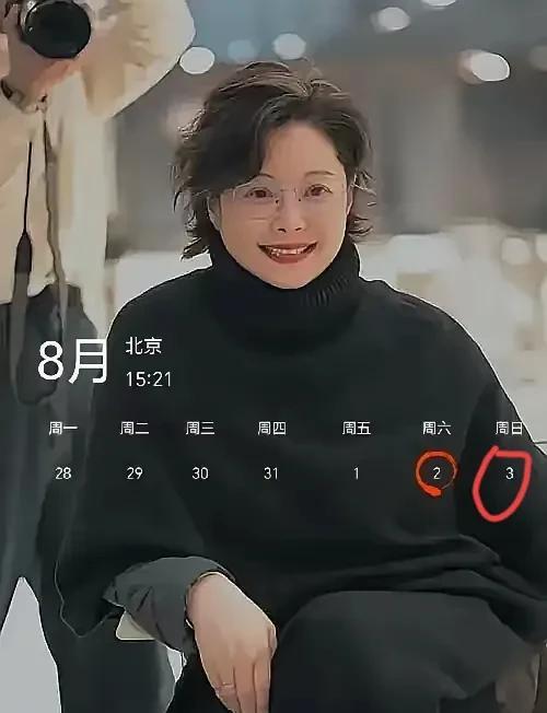 袁立的这事，挺复杂的，袁立她这个人，真性情。娱乐圈本就有很多，遮遮掩掩的事儿，袁