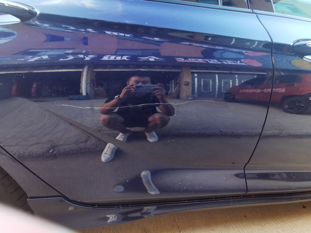 车辆停车场被划
现在的人日子过好了，但是自身的修养素质已经丢完了，补个漆两百，不