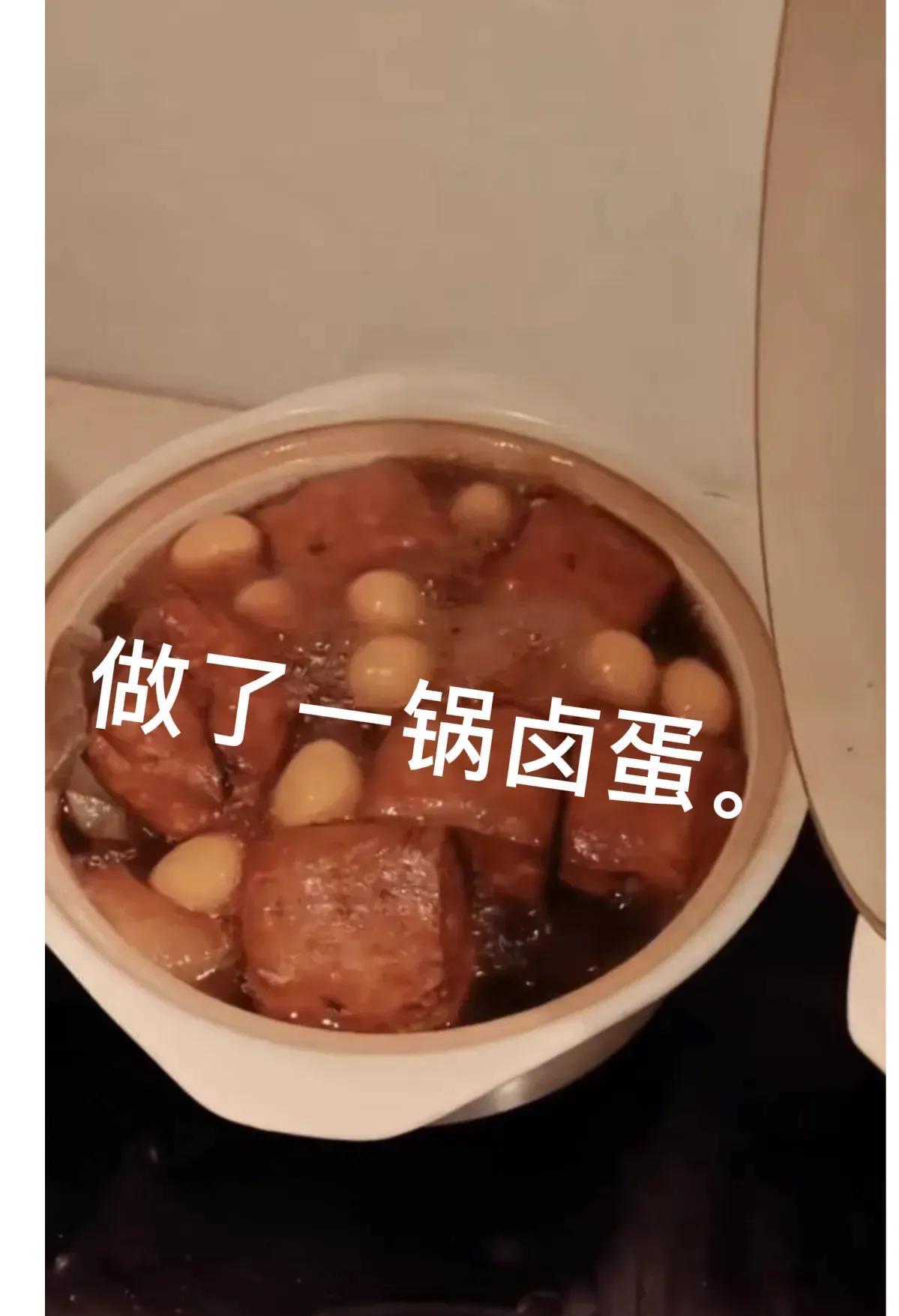 这保姆说的比唱的好听！两边都是家人？你的雇主是你的家人，她和你的雇主又是仇人，她