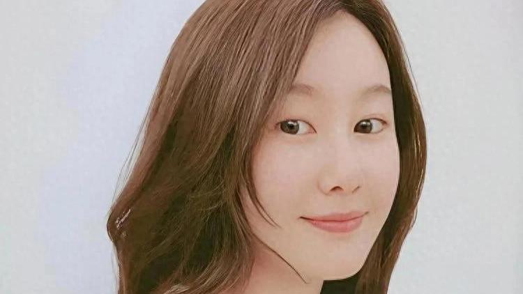 王宝强女友“旺夫”，高学历高颜值资产千万，低调同居不一般。