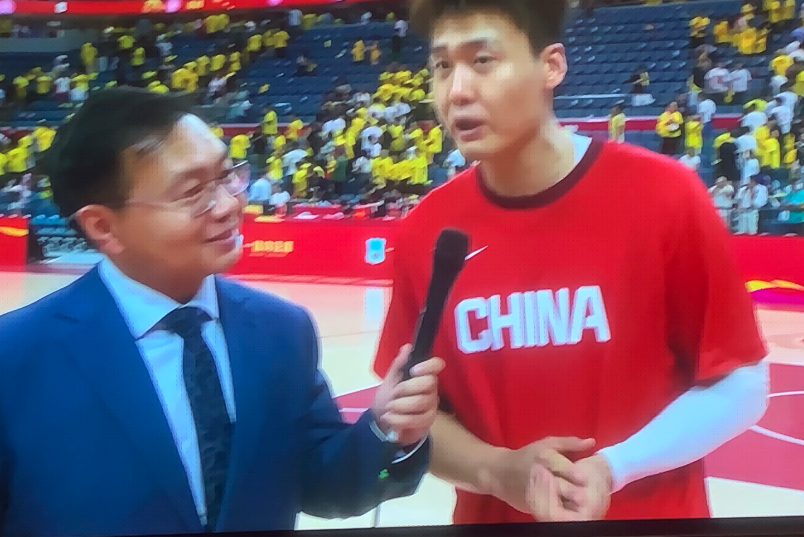 新疆飞虎男篮的顶薪球员、中国男篮的队长赵睿在这场晚上的热身赛中表现出色！

  