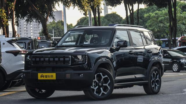 15万买台能越野的SUV，实测油耗低，还有大空间