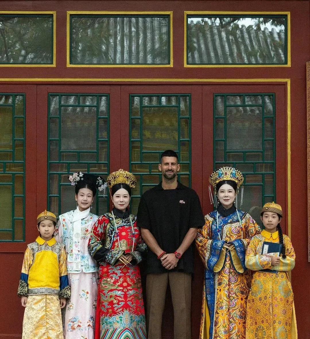 德约科维奇突然宣布“空降”今年上海大师赛，带给球迷巨大的惊喜，这位四次赛事冠军通