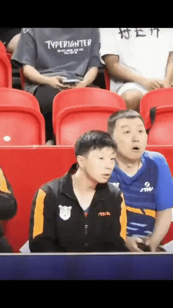 马龙这几个人没见过世面的反应
看一次一笑一次
法国队：我要发一个让所有人虎躯一震