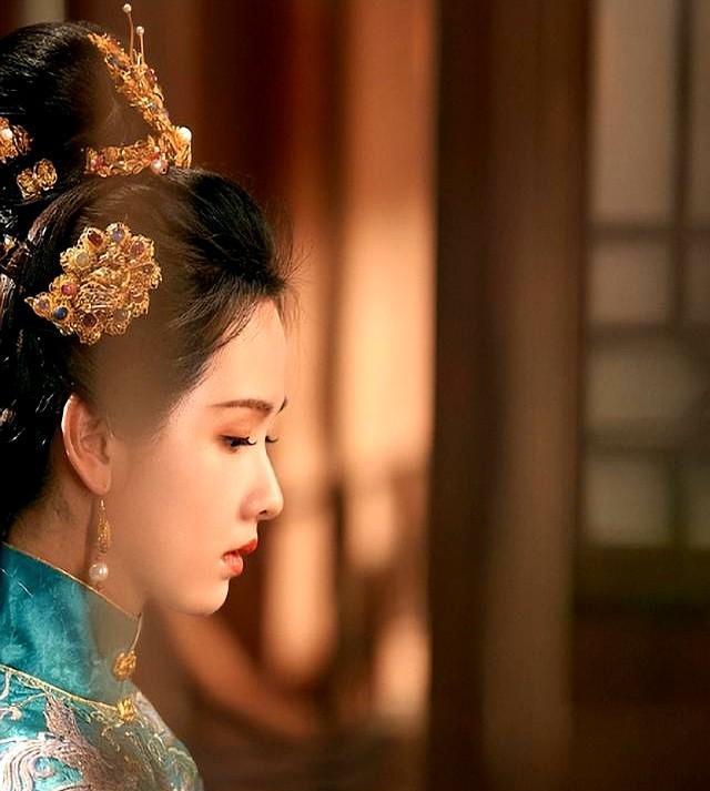 追剧人的快乐来了！最新网剧播放指数，《雁回时》居然又登顶了，这复仇爽剧看得人停不