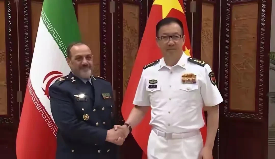 伊朗醒悟 抱紧中俄大腿求保护











啥？伊朗终于想明白了？之前硬