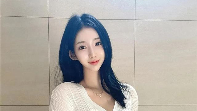 揭秘韩国绝世美人：满分身材背后的秘密与一见倾心的魅力