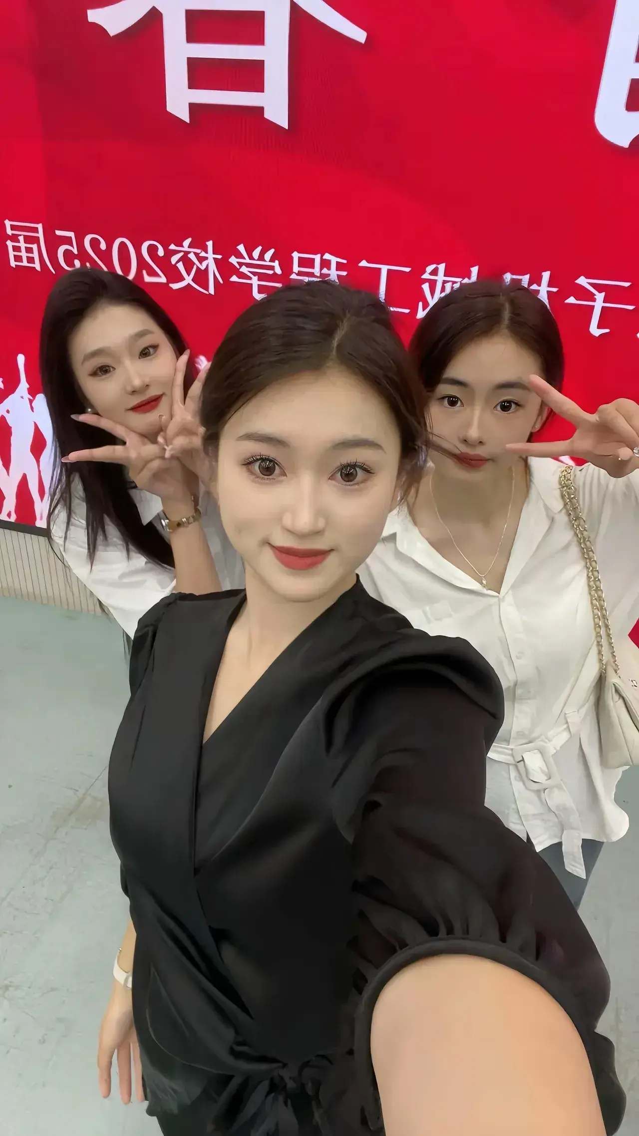 大专毕业了，什么工作轻松又有前途？求推荐！谢谢！

