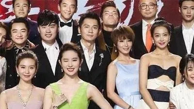 内娱10年，只出了3位名副其实的帅哥吗，都是谁？有人是建模脸