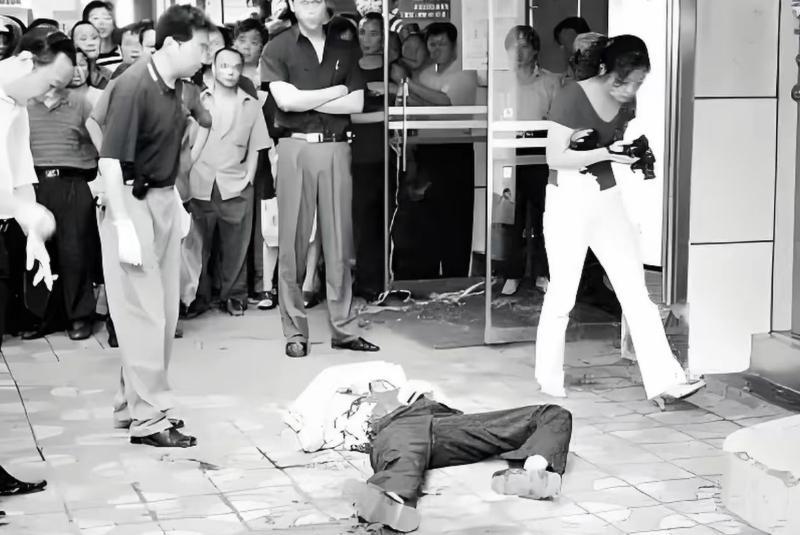 1983年3月18日，白城市体委发生一起骇人命案。体委枪库被盗，更夫与借宿人惨遭