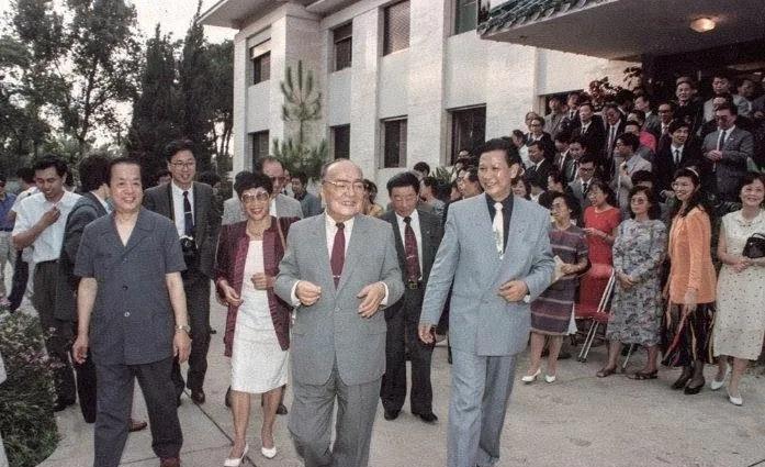 1992年6月，时任国家主席杨尚昆出访摩洛哥，行程紧凑却饱含深意。在繁忙的国事访