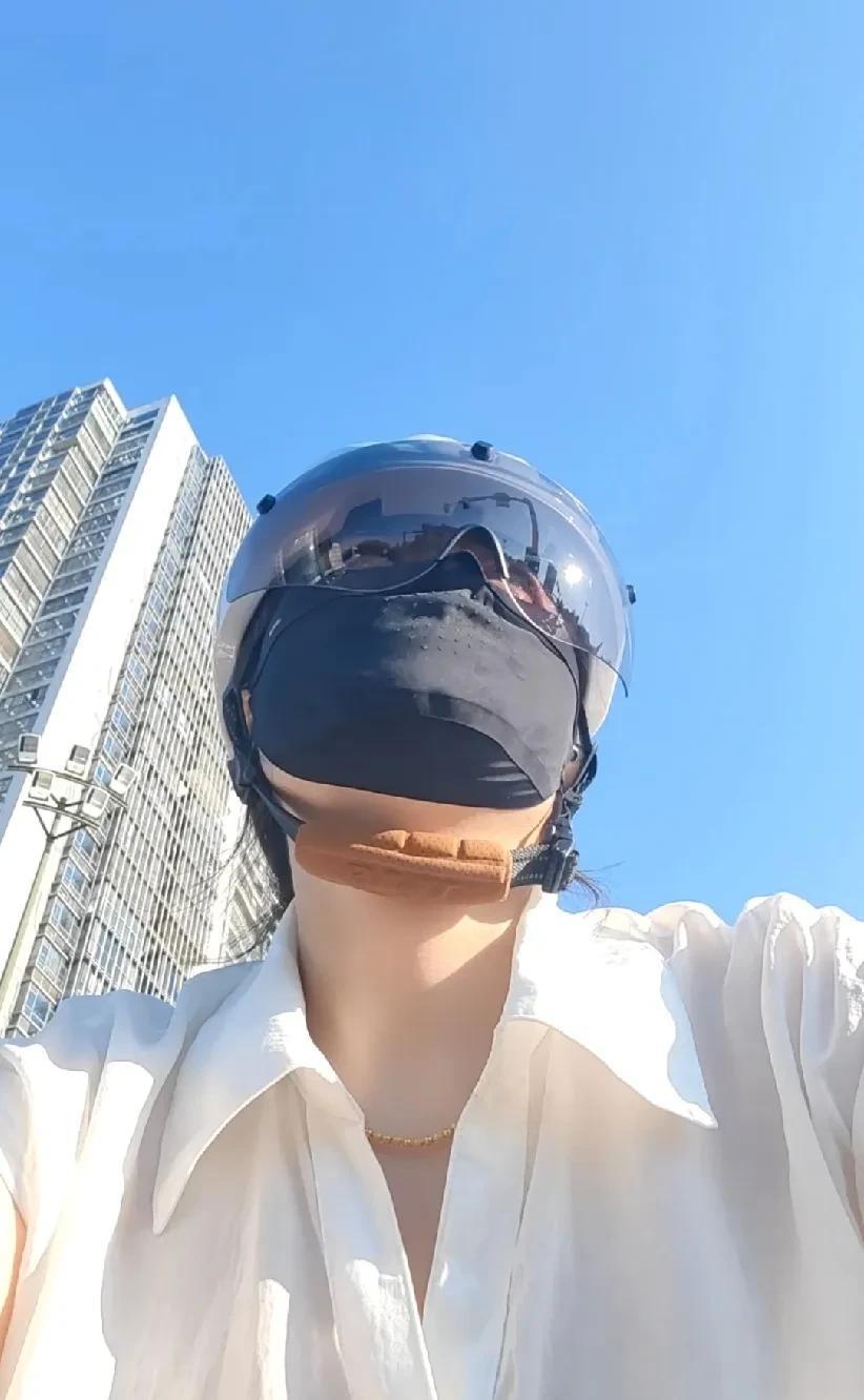 从5月开始外出学习，我的自行车就一直搁浅在那里，每天上下班急匆匆看它一眼，就奔赴