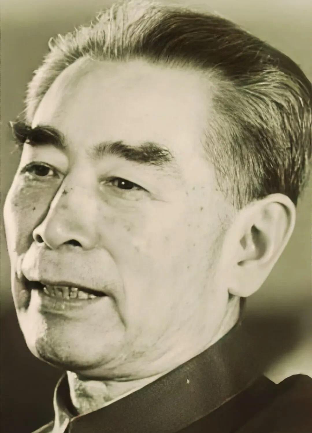 今天是大数据让您刷到了人民的好总理。请停留3秒，相信你一定会给伟大总理点赞献花。