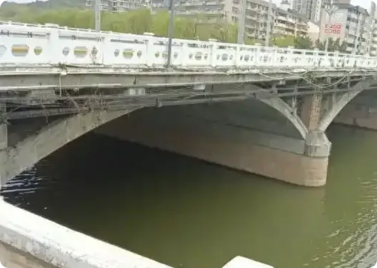 四川绵阳44岁外卖员的生命永远停留在了3月27日的凌晨4点多！[流泪]一整个通宵