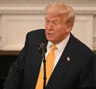 特朗普满月民调出炉，支持率44%，不支持率降低了1个百分点，这个支持率高于特朗普