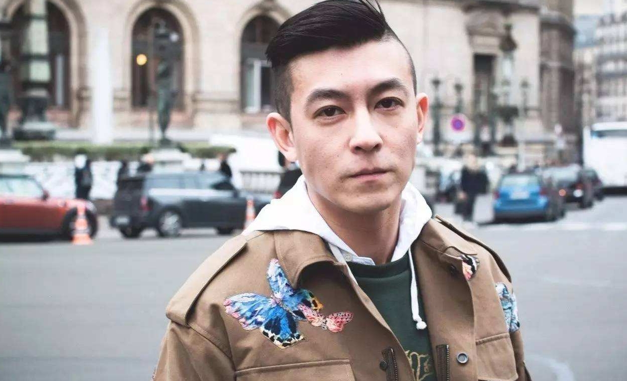 易燃易爆炸的陈冠希，要让空姐丢工作的真实原因找到了！

他坐飞机去纽约，空乘让日
