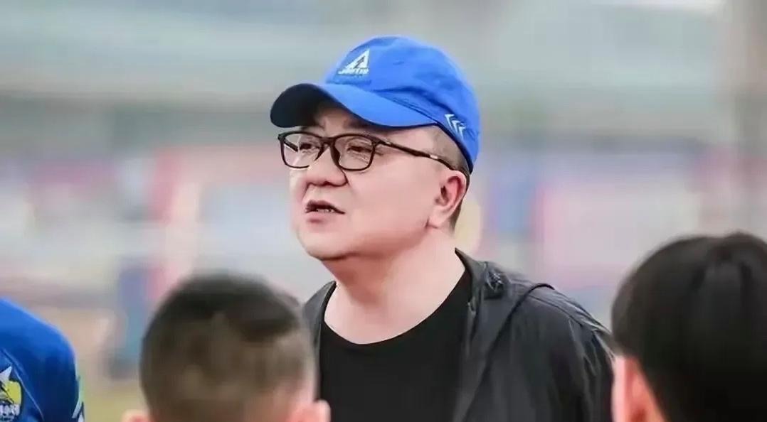 董路真的有点东西！不仅仅是因为U16中国1：0喀麦隆U16，还因为……

1、2