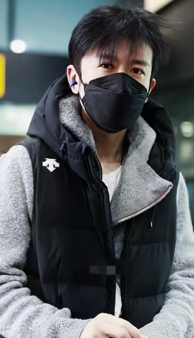 好喜欢他身上独有的魅力，忧郁，深情，痞帅，阴冷，在他身上都体现了