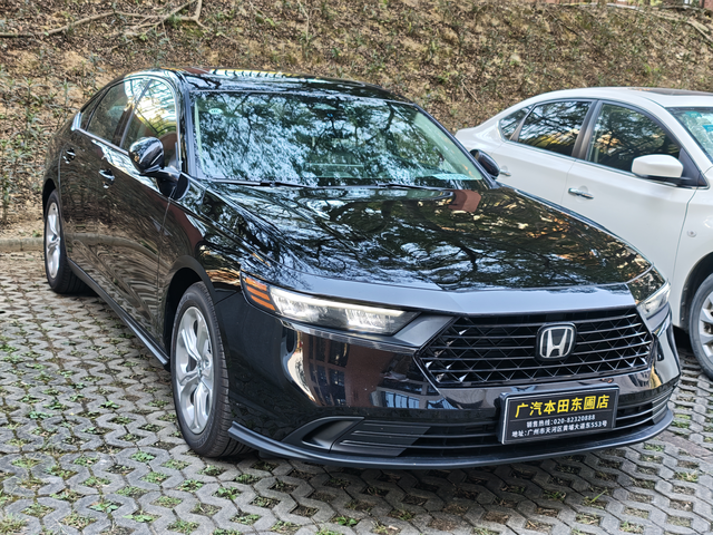 已提车分享一下
之前开的是两厢的a3，现在换到雅阁，第一想法是真的宽敞了好多哈哈