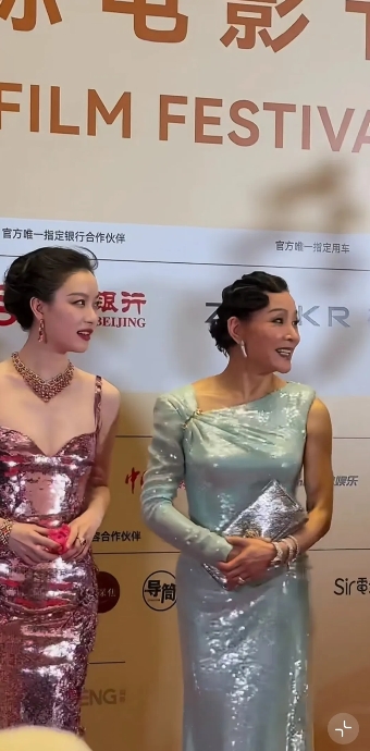 陈冲，身材真好，就是皮肤黑了点。