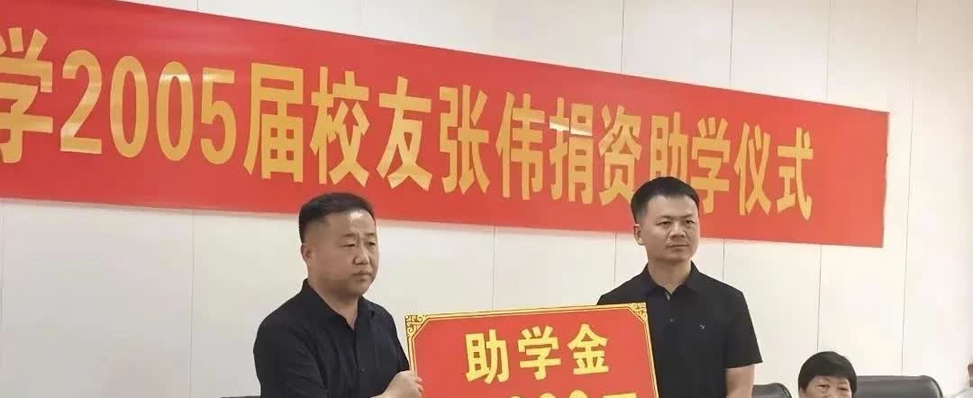 军人张伟连救五人，实在是令人敬佩，不过希望英雄下次救人前先保护自己。

河南