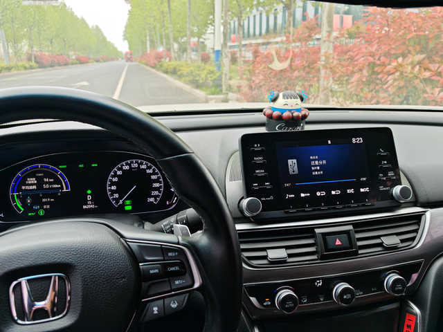 质量好不等于没问题雅阁车门中控异响
1️⃣车型是18款雅阁混动锐领版。目前汽车开