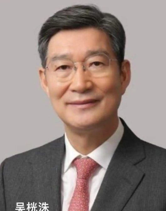 11日，韩国媒体与国民力量党对李在明政府总统室民政首席秘书吴桄洙展开穷追猛打，逼