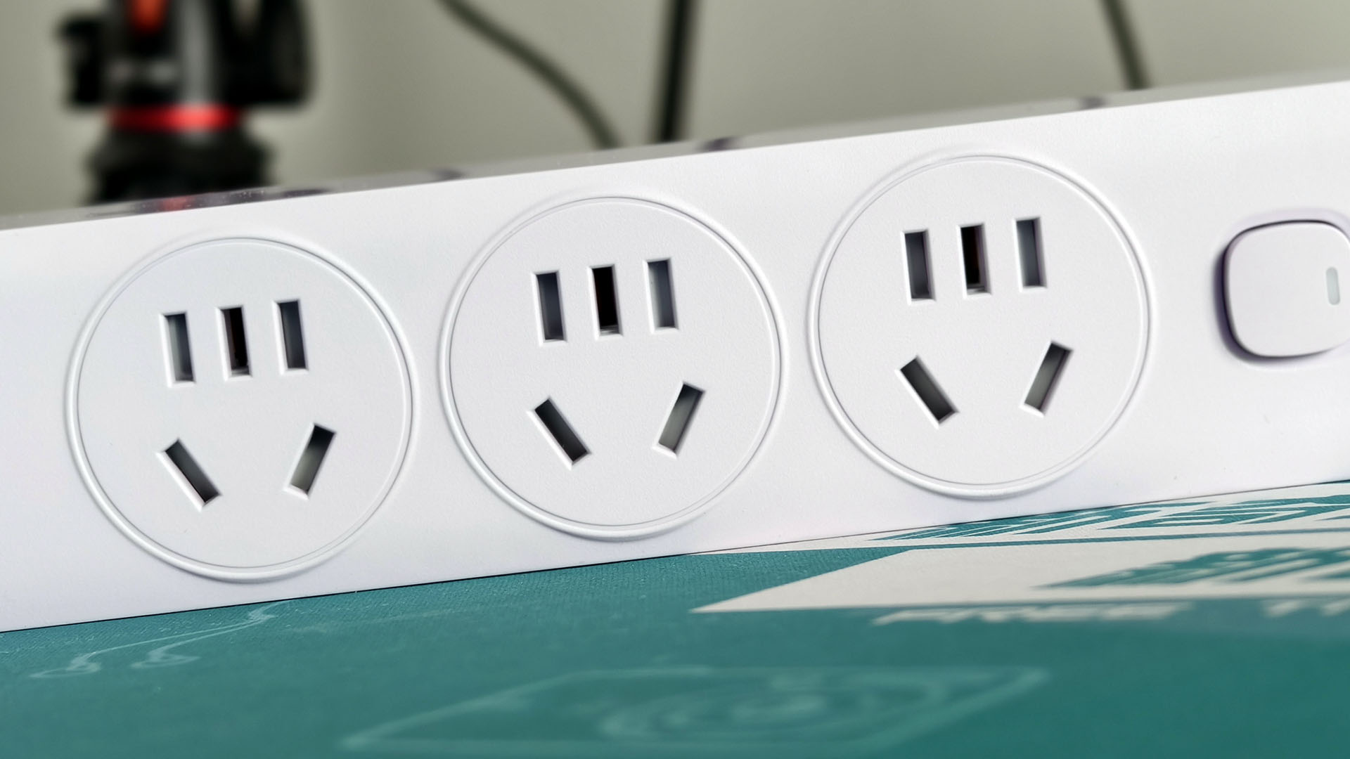 奥睿科小瘦条插排评测：颜值与实力双在线的桌面神器