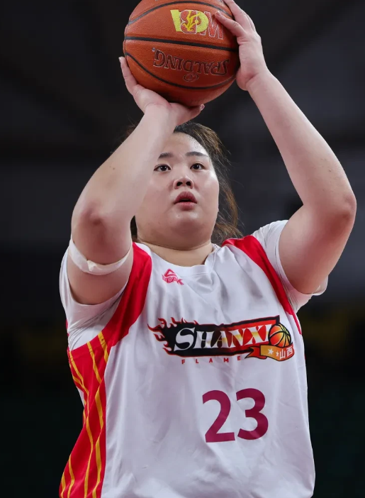 7月23日，第24届女篮大运会半决赛，中国女篮又遇到日本女篮，真是冤家路窄。结果