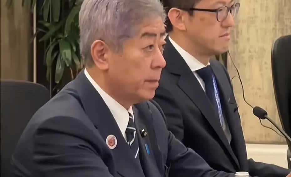 日本外相对中国承诺：日本将认真对待历史。
我们不要看日本说了什么，我们应该看日