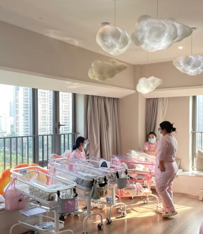 这月子中心是非去不可吗？儿媳妇还有1个半月就有生产了，这两天和我儿子天天出门去看