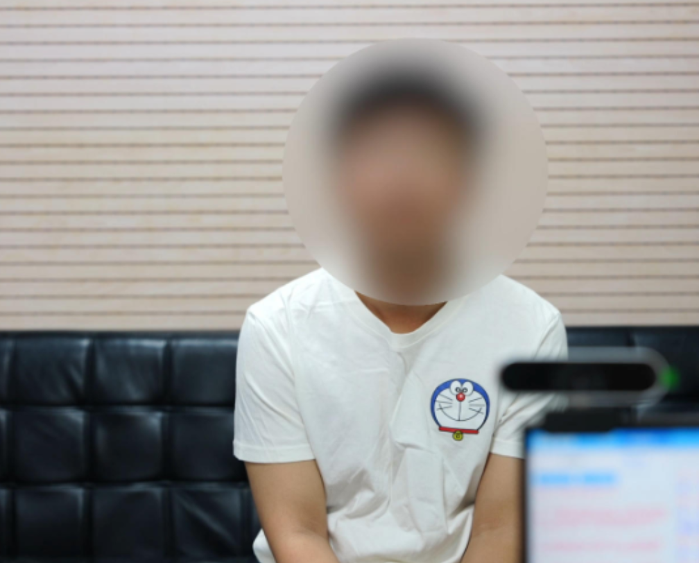 “支持严惩！”近日西安一位司机在听到后方有救护车通过时，司机主动选择了让行，使得