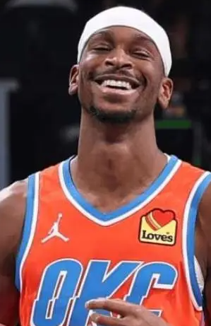 亚历山大是否为最有机会超越乔丹的球员
首先你不得不承认一个事实 亚历山大的荣誉超