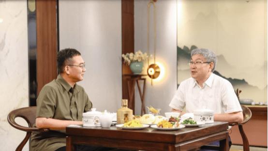 尹同跃：从“跳长江”到“闯五洲”