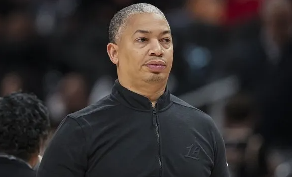 NBA常规赛，快船客场115-92战胜老鹰。
赛后，船记谈到快船这场大胜时，感慨