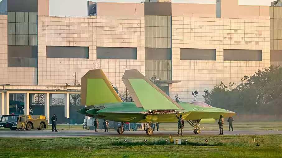 国外网友对6代机上舰期望值极高，认为全球无与伦比？