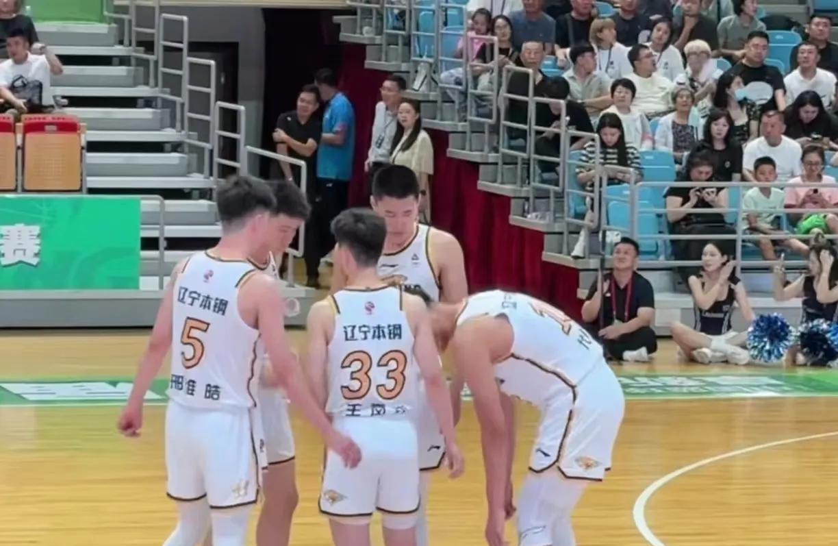 辽宁男篮95-66大胜卡赛雷斯男篮，全队五人得分上双，付豪，进攻端发挥出色，爆砍