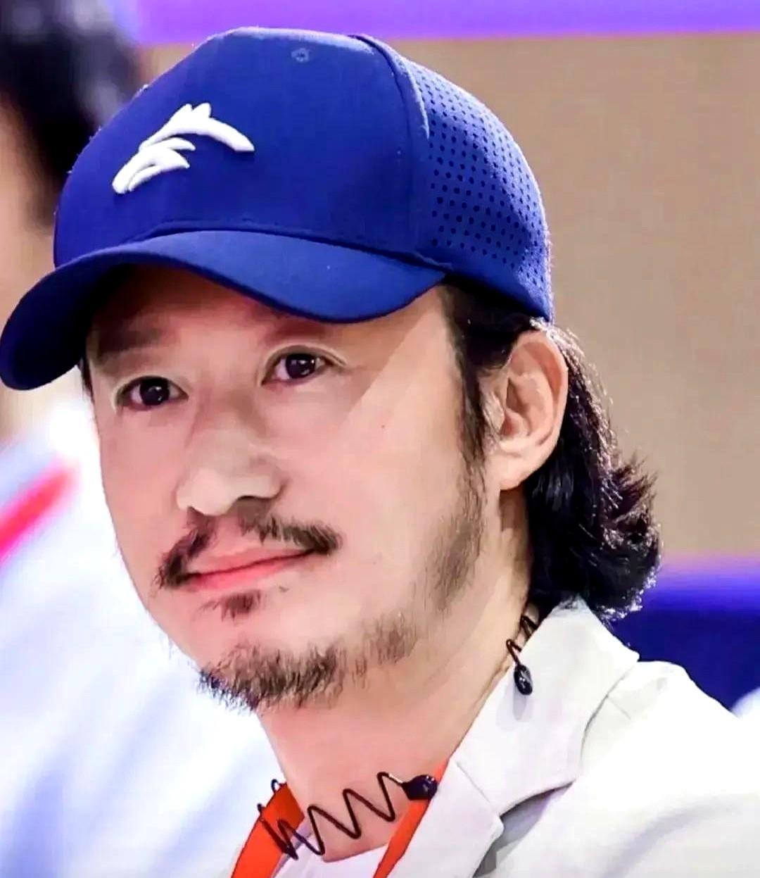 吴京现在应该挺烦的
不是因为谢楠医美失败了
也不是因为自己翻车，而是因为自己新电