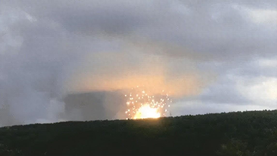 数万乌军一夜消失，泽连斯基位置或不保，英雄梦破碎真的开始后悔