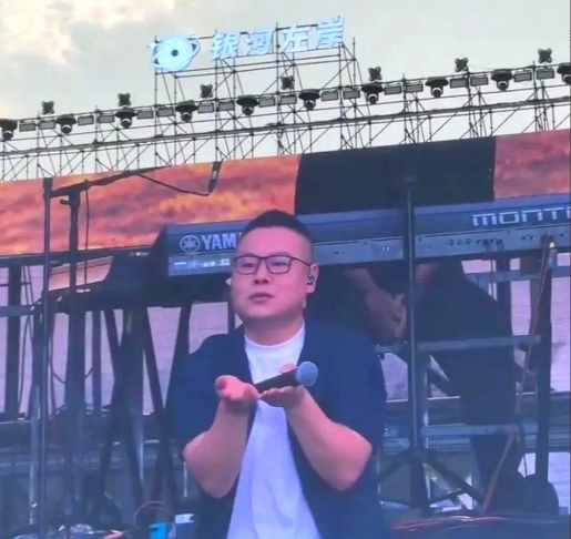 重磅消息！

北京德云社著名相声演员岳云鹏，于2025年7月26、27日两天，在