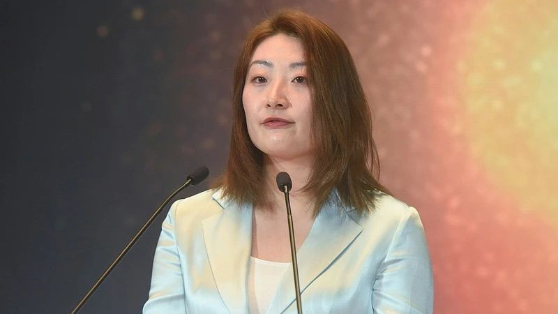 娃哈哈长公主出手了！宗馥莉实名举报杭州法院，果然是个狠人