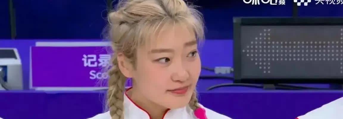 忽然觉得:这两都有一种说不出的感觉

        中国女篮名将李梦，不知