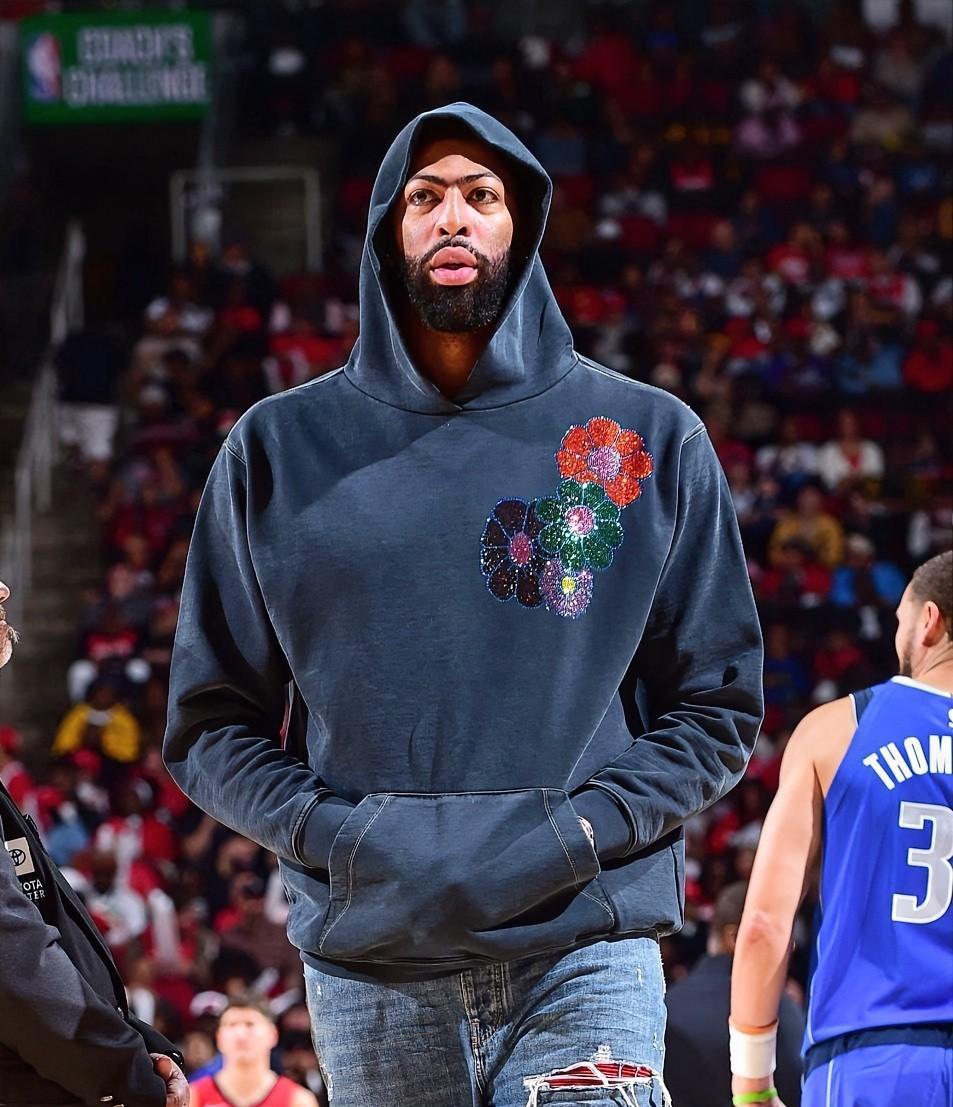 浓眉因小腿伤势还需缺阵7-10天！！！
据shams报道：戴维斯因左小腿拉伤，将