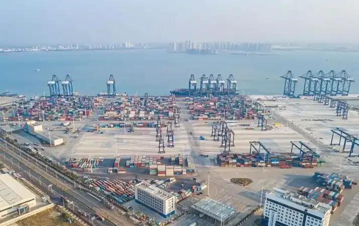 海南封关是指将海南岛全岛建成海关监管特殊区域，实施“一线放开、二线管住、岛内自由