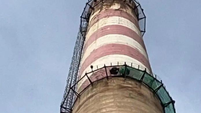 匠心筑旧塔焕新再启征程—宏顺建设承接邢台150米烟囱维修工程