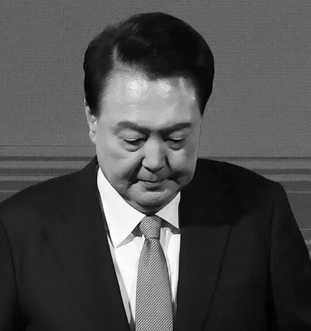 我早就料到尹锡悦会出事，
 但没想到法院的判决竟然来得这么快、这么直接！
7月2