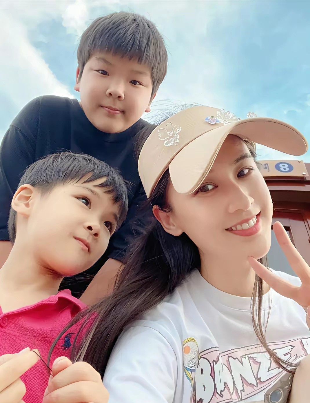 黄圣依聊起带娃经历直言："俩孩子都是我一手带大的，婆婆没怎么帮忙。"杨子立刻反驳