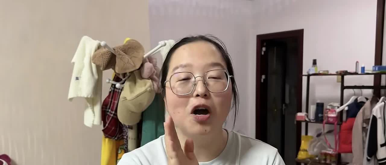 都是锅的媳妇小婉提醒的对：不要和最好的朋友合伙开店，否则结果可能就是反目成仇！
