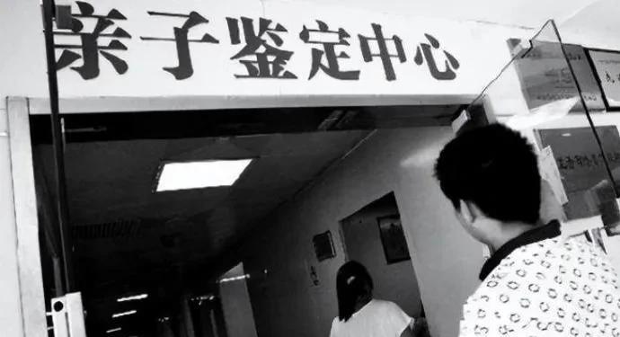 新疆，男子因感情不和与前妻离婚，并与前妻协商，儿子由前妻抚养，自己则每个月支付给
